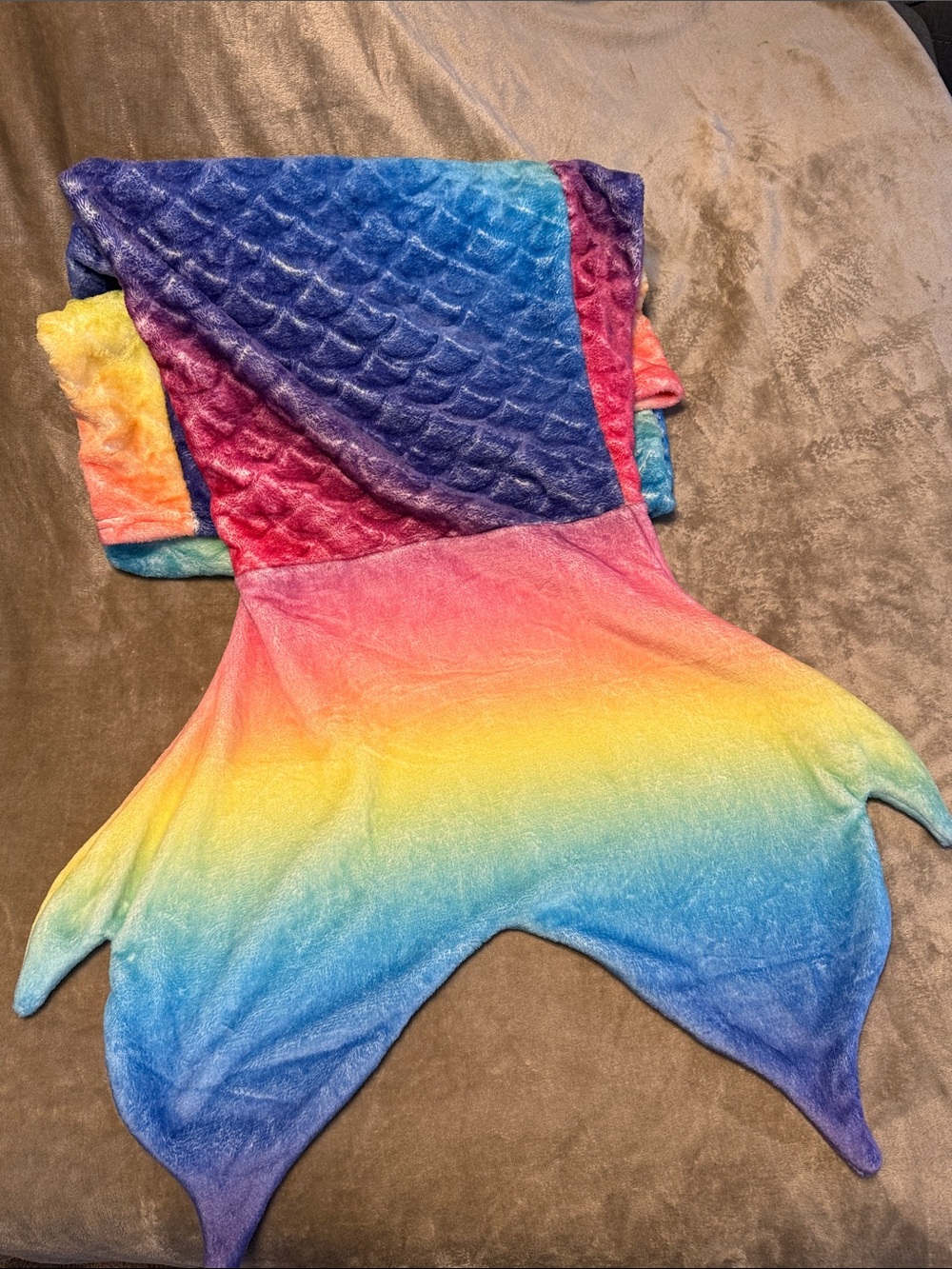 Rainbow Ombre mermaid Blanket - Multicolor